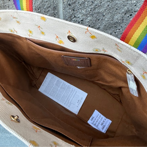 Tote With Rainbow Roller Skate Graphic c4099 - Picture 5 of 11